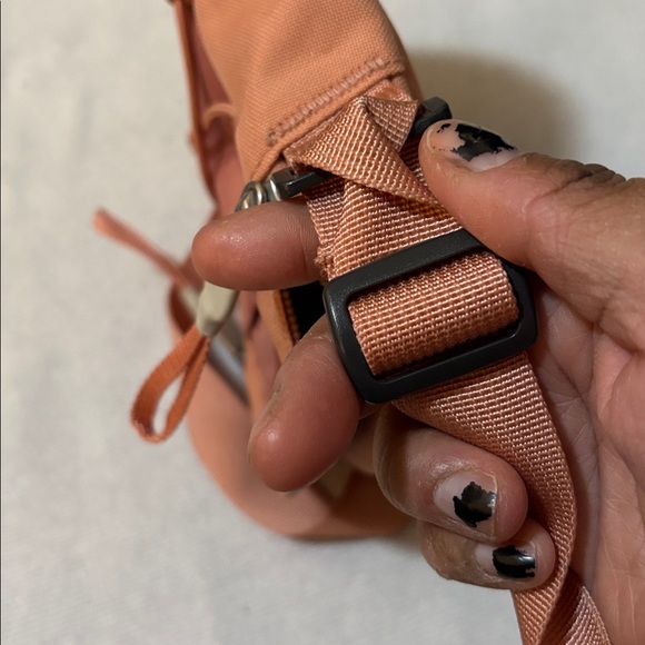 The North Face Crossbody Bag - Picture 6 of 6